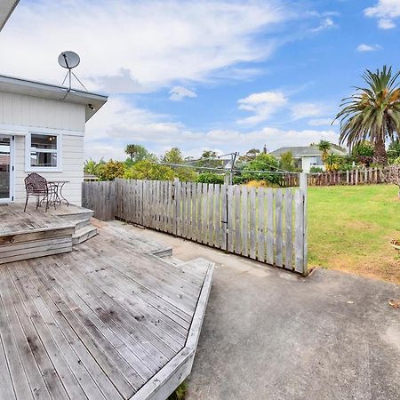 Fabulous Three Bedroom Home In Pakuranga Окленд Экстерьер фото